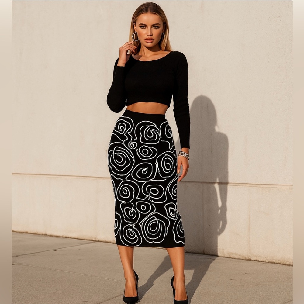 H&M Black & White Embroidered Swirl Pattern Midi Skirt With Back Split - Size 2